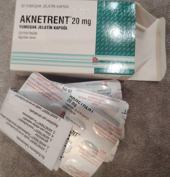قرص راکوتان ایزوترتینوئین برند آکنوترن AKNETRENT10mg